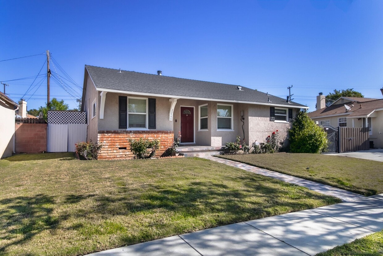 Primary Photo - 20749 Stephanie Dr