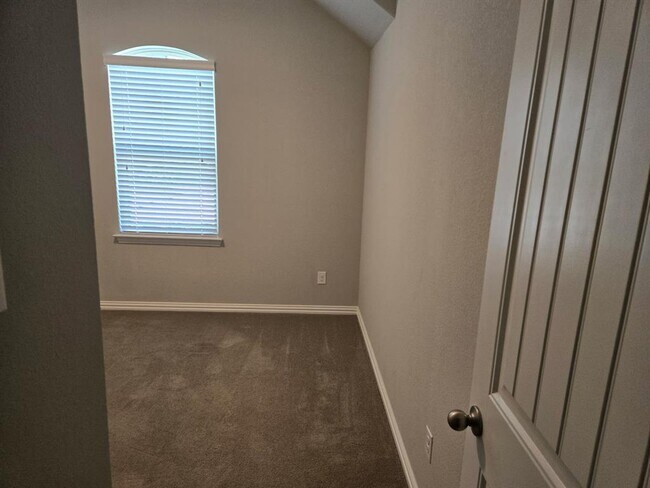 Foto del edificio - 1801 Chimney Dr