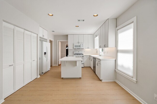 Foto del edificio - 2910 Plumb St