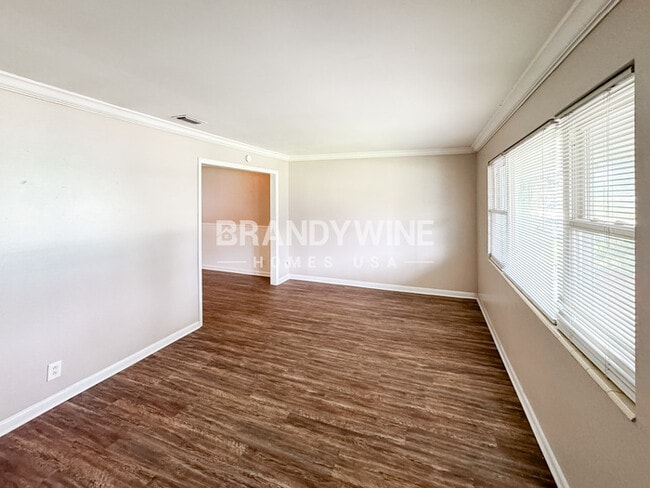 Foto del edificio - 3540 Cesery Blvd
