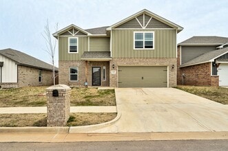 Building Photo - 1609 Maroon Dr