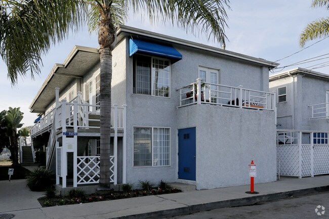 Marina Apartments And Boat Slips Long Beach Ca Building Photo Marina Apartments And Boat Slips