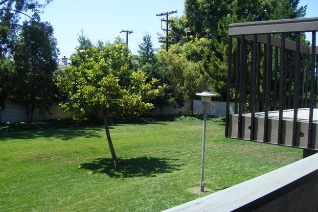 Building Photo - 611 San Conrado Ter