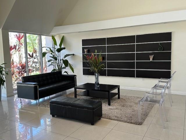 Foto del edificio - 120 Lakeview Dr