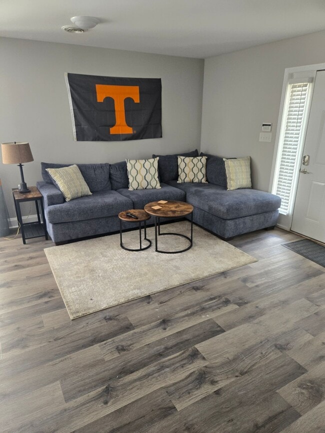 Foto del edificio - Available Fall 2026 - Partial lease for 2 available bedrooms