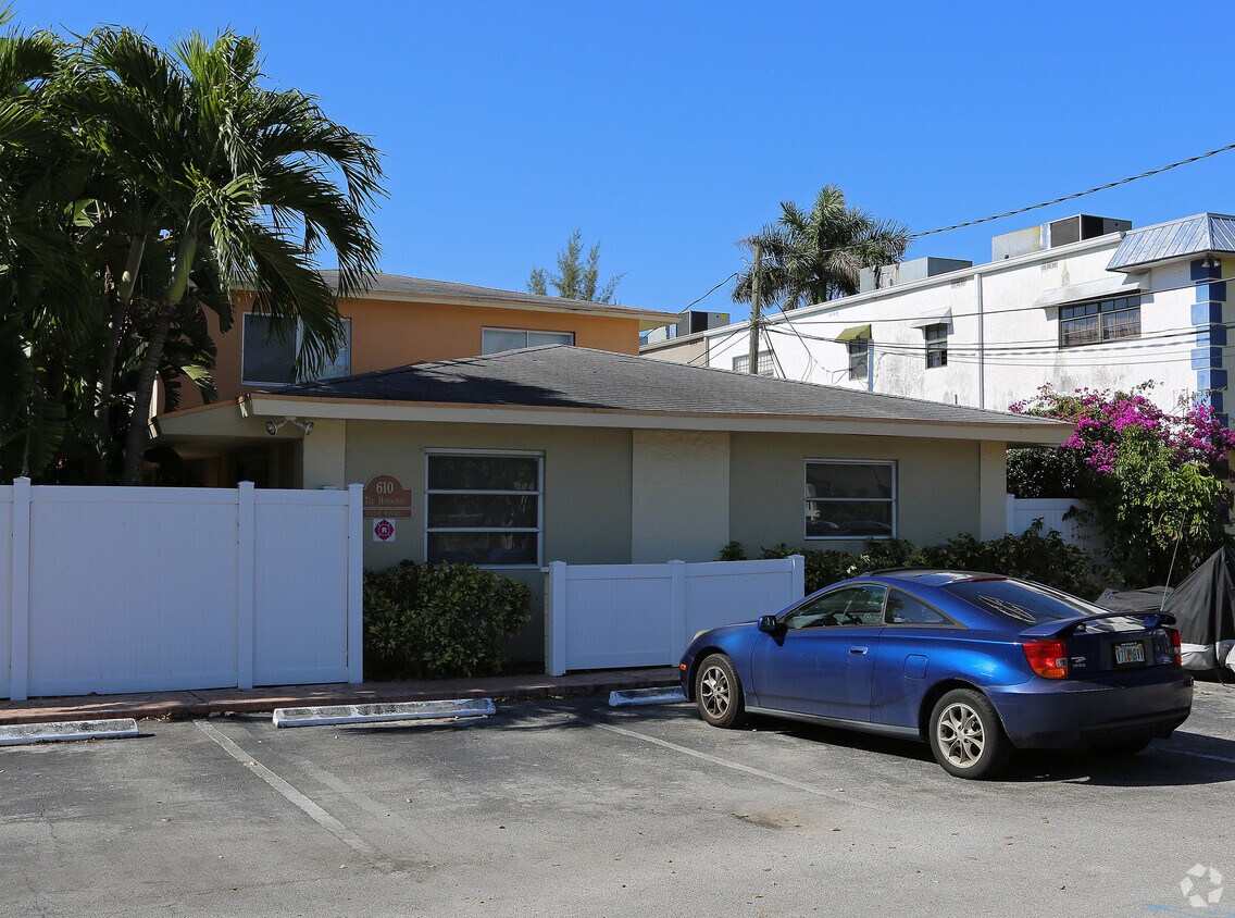 Foto del edificio - Hemingway at Wilton Manors