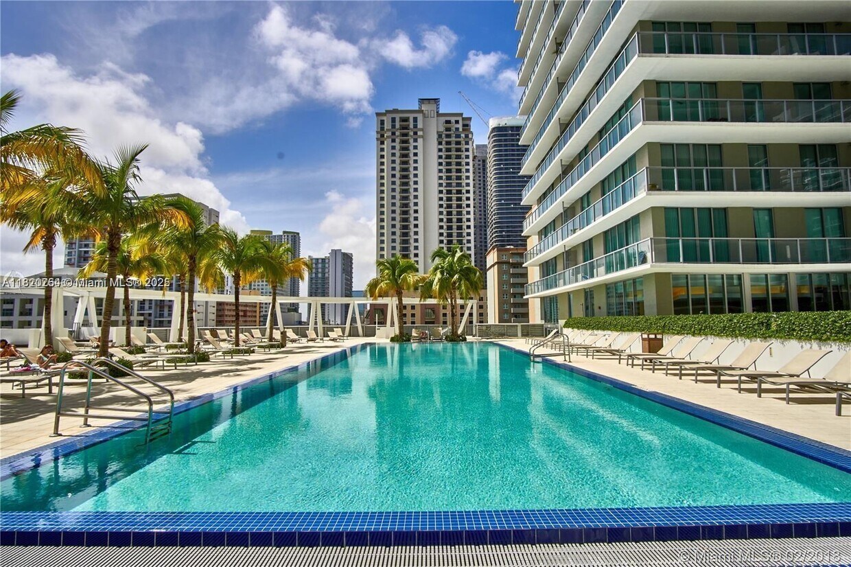 Foto principal - 1111 SW 1st Ave