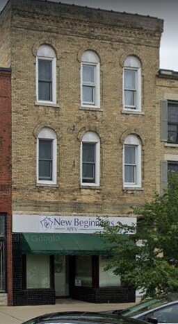 Front of building on Main St - 143 W Main St