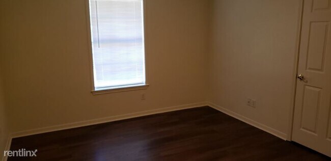 Building Photo - 3 br, 2 bath House - 729 E Pecan Ave