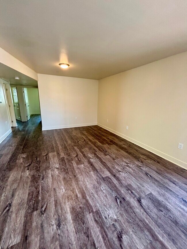 Foto del edificio - 7712 S Hoover St