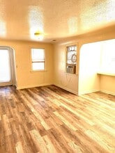 Building Photo - 820 23rd St