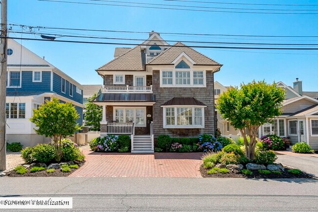 Foto del edificio - 565 Trout Ave