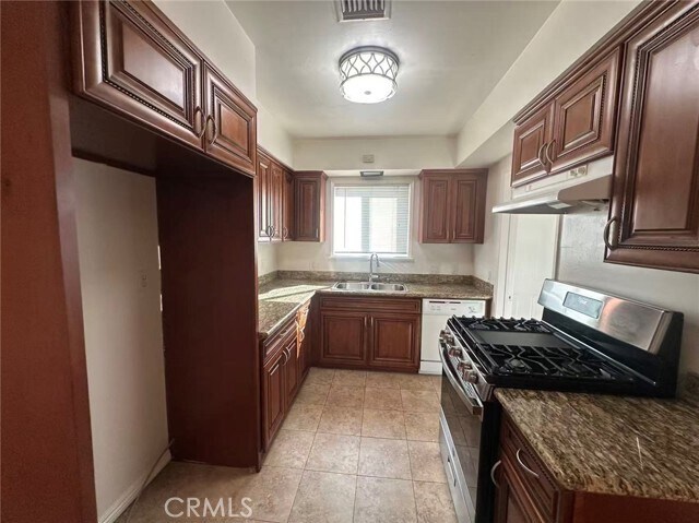 Foto del edificio - 6519 Coralee Ave