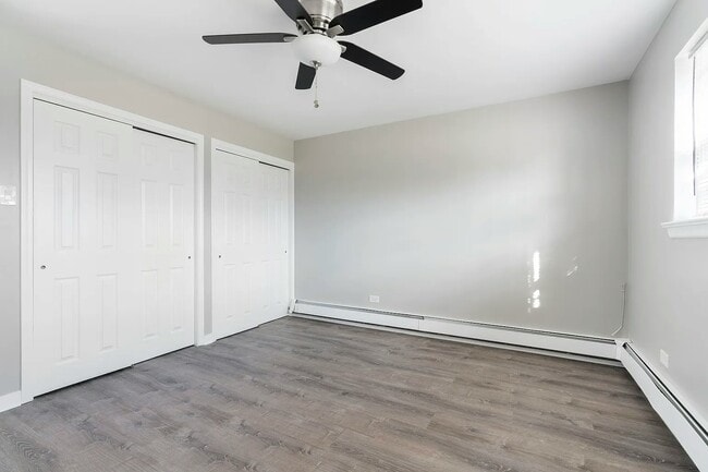 Building Photo - 5358 S Narragansett Ave