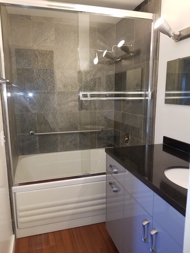 Master Bathroom - 6465 Kanan Dume Rd