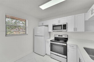 Building Photo - 737 NW 103rd Terrace