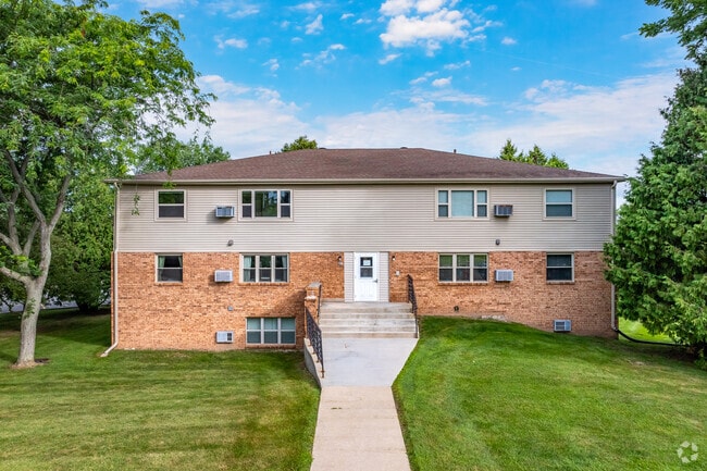 Primary Photo - JJGF 2 - 851-861 Evergreen Dr