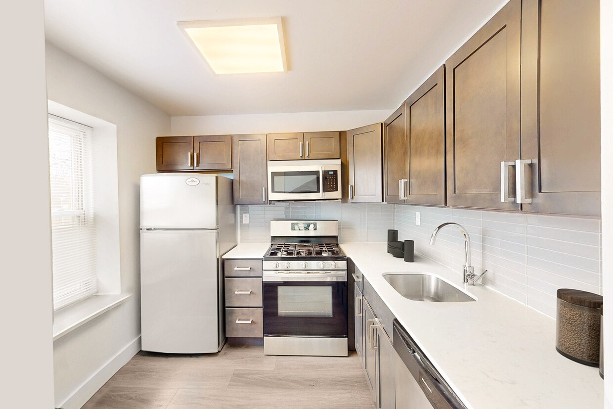 Primary Photo - Dutchtown Manor Apartments