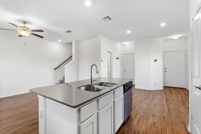 Building Photo - 189 Andross Ln