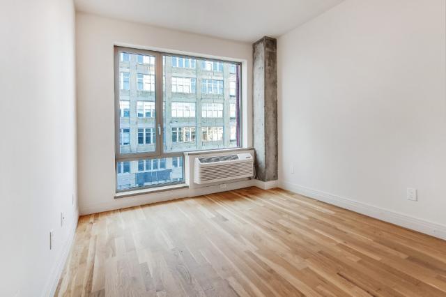 Foto del edificio - 1 bedroom in BROOKLYN NY 11249