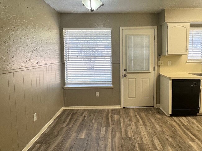 Foto del edificio - 9710 Galston Ln