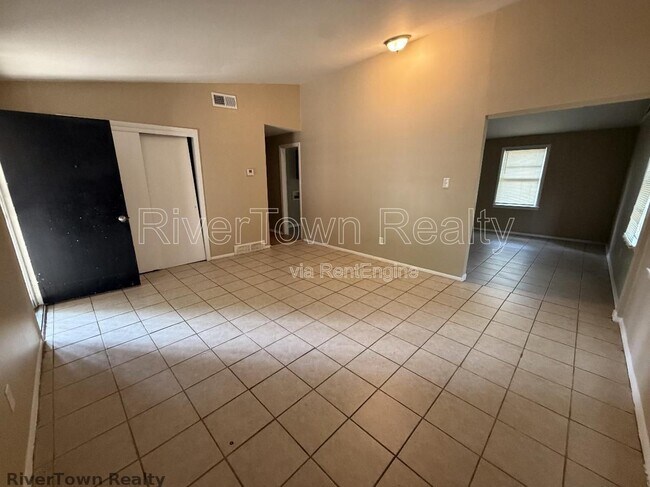 Foto del edificio - 4825 Bridgedale Ave