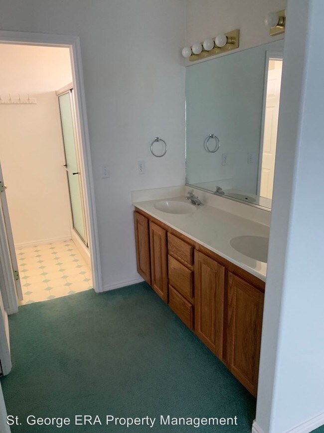 Building Photo - 3 br, 2 bath Apartment - 984 E. 900 S. #37
