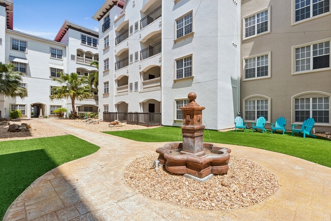 Building Photo - Casa Bella on Westshore