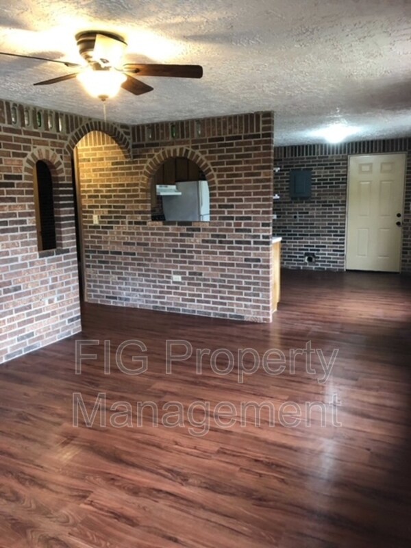 412 W 10th Ave, Lenoir City, TN 37771 Condo for Rent in Lenoir City