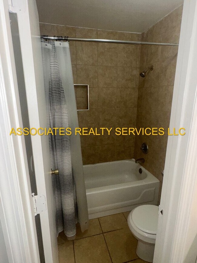 Foto del edificio - 2811 SW Archer Rd