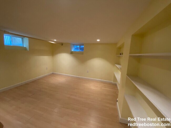 Building Photo - 22 Eastburn St