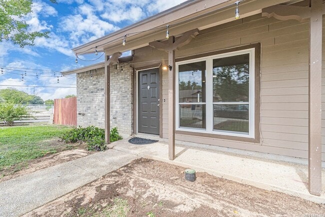Building Photo - 5207 Gawain Dr