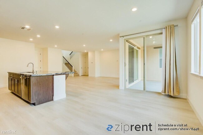 Foto del edificio - 4 br, 3.5 bath House - 9863 Ted Kolb Way, ...
