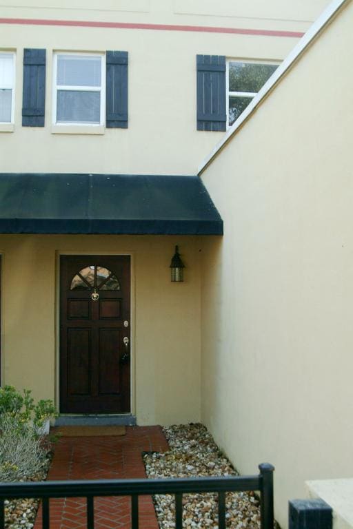 Foto del edificio - 936 Aragon Ave