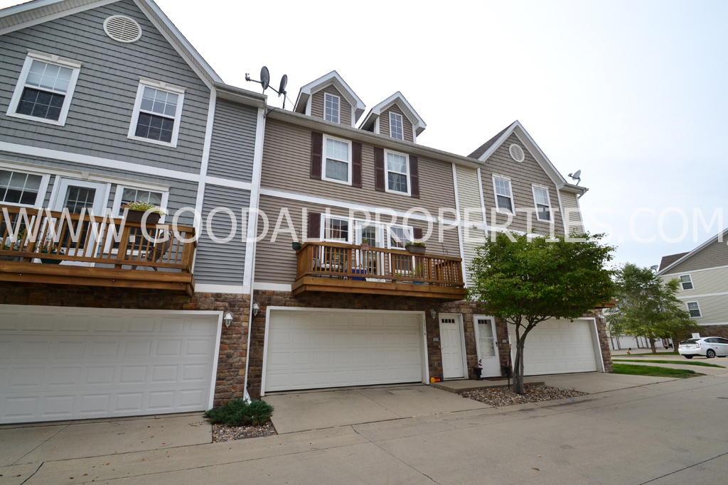 Foto principal - 2 Bedroom, 2 Bath Townhome in Pleasant Hill