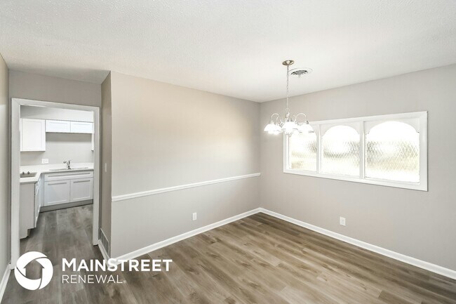 Foto del edificio - 3822 Hermitage Rd E