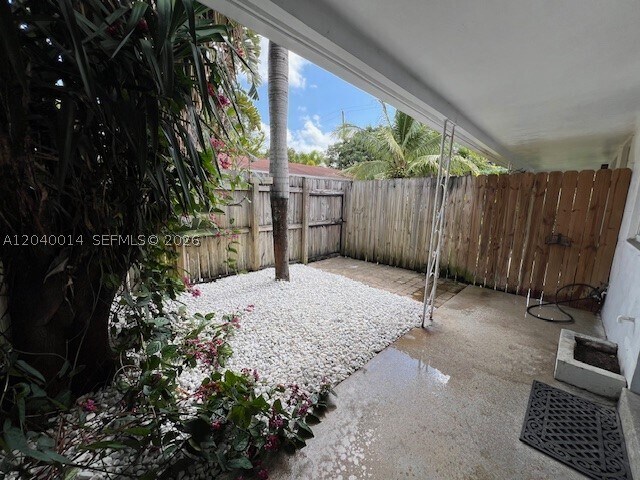 Foto del edificio - 590 NW 40th St