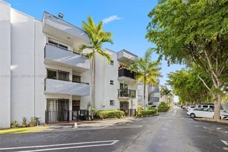 Building Photo - 1800 SW 25th St