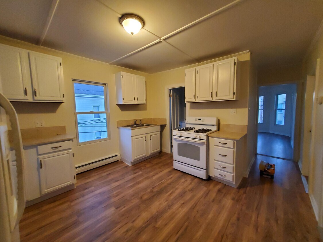 29 Grove St, Haverhill, MA 01832 Townhome Rentals in Haverhill MA