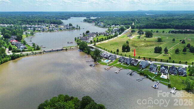 Foto del edificio - 136 Preston Rd