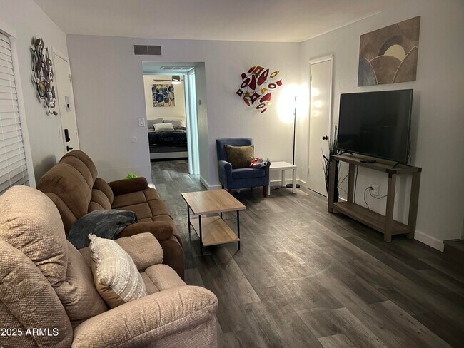 Foto del edificio - 10828 N Biltmore Dr