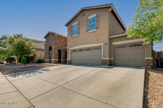 Foto del edificio - 18472 W Desert Ln