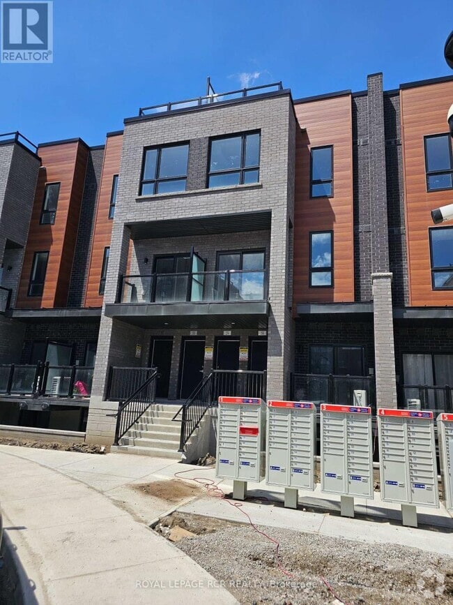 Building Photo - 18-18 Lytham Grn Cir