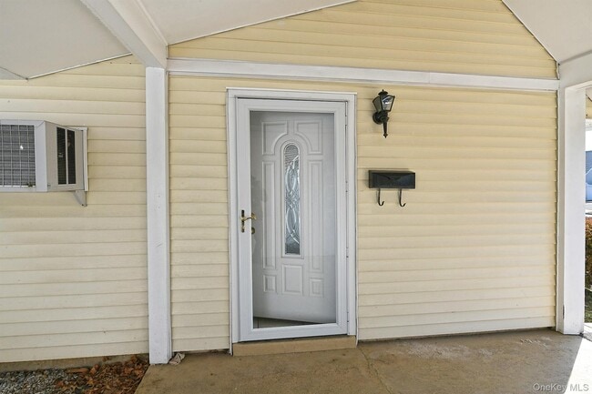 Building Photo - 33 Robin Ln