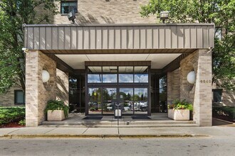 Building Photo - 6340 Americana Dr