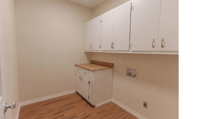 Foto del edificio - 1800 S Main St