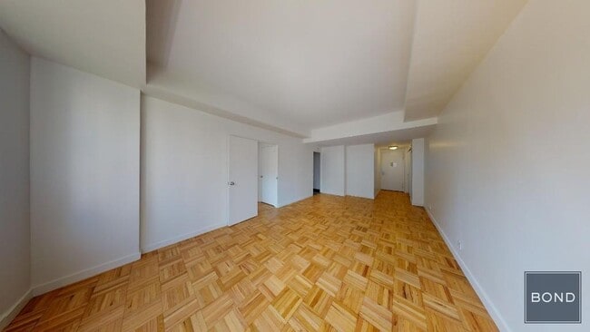 Building Photo - 333 E 49th St