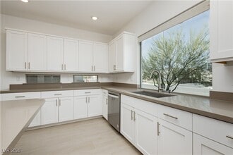 Building Photo - 7977 Mountain Lilac St