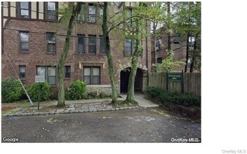 Building Photo - 1 Hillside Ave