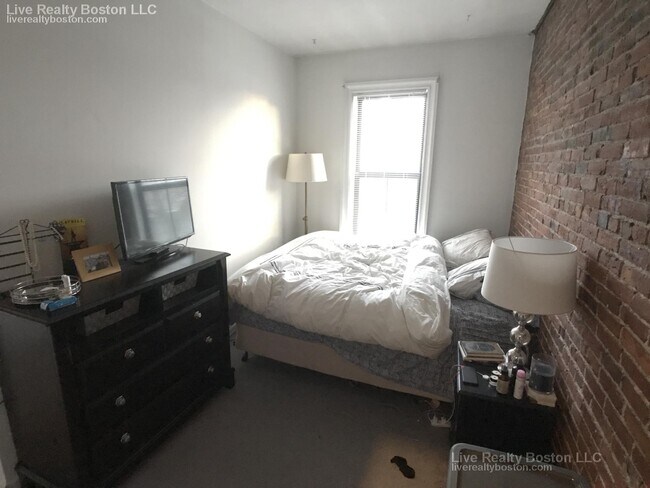 Building Photo - 23 Cortes St